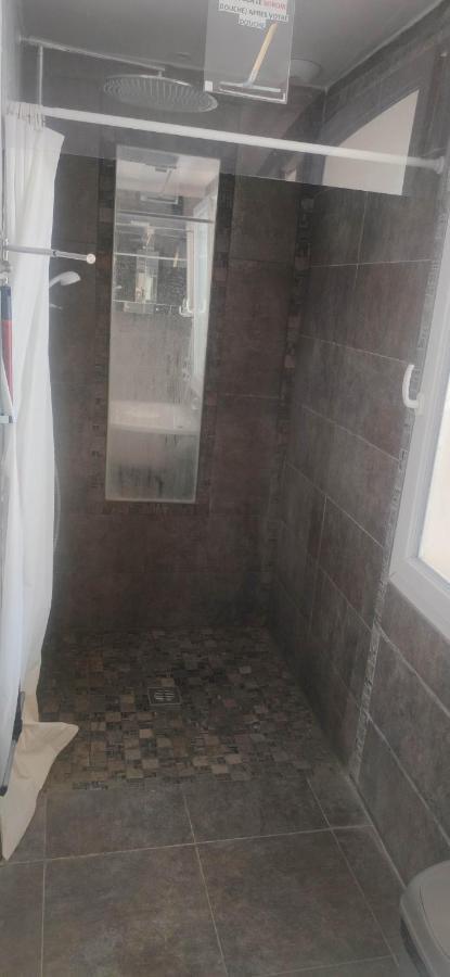 Logement Chambre Seul En Supplement Ou Dortoir Mixte Roquemaure  Bagian luar foto