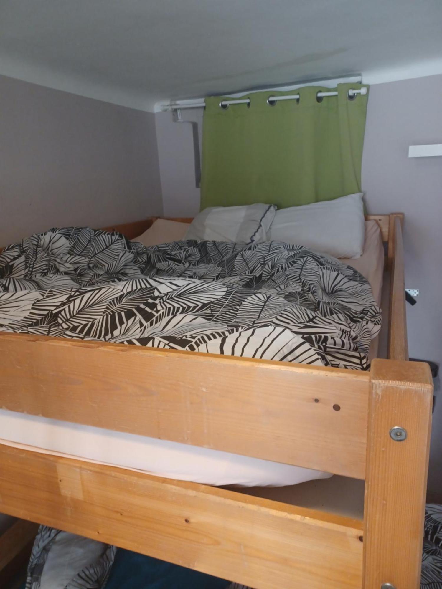 Logement Chambre Seul En Supplement Ou Dortoir Mixte Roquemaure  Ruang foto